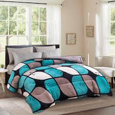 Woolen Flowered Duvet.